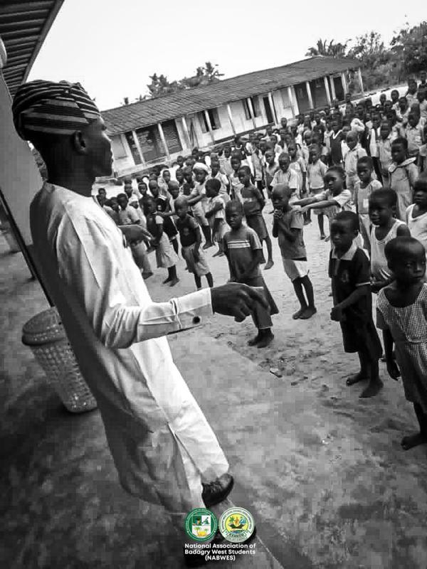 visit by 7th administration to primary school